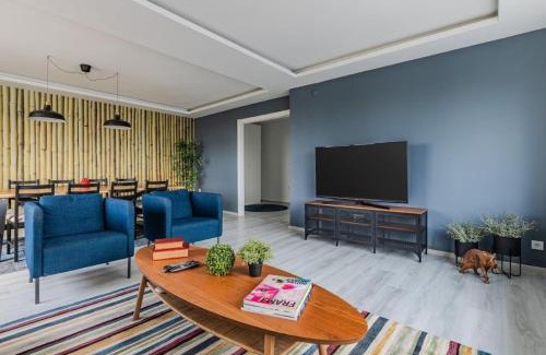 Sisli Apartamento | Bright Spacious New Central 4bd2bath Home! #331