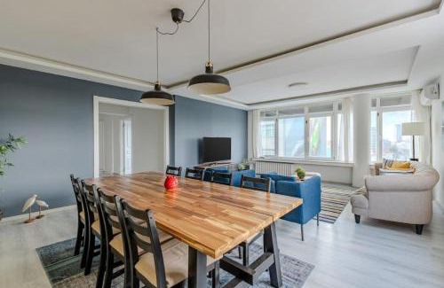 Sisli Apartamento | Bright Spacious New Central 4bd2bath Home! #331