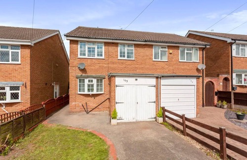 Arnold Casa | Bright & Spacious with Garden & Parking