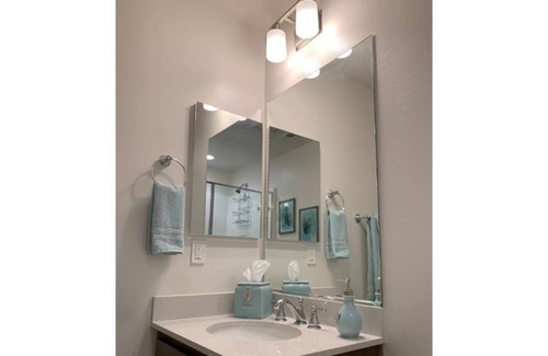 Goleta Casa | Bright, Sparkling Clean Luxurious Bedroom By UCSB
