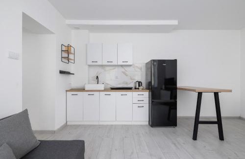 Chorzow Apartamento | Bright Studio Chorzów for 4 Guests 1,6 km to Silesian Stadium by Noclegi Renters