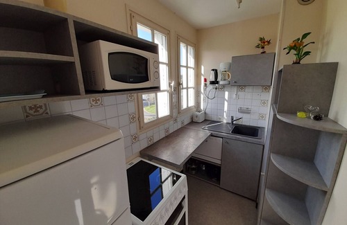 La Roche-Posay Apartamento | Estudio luminoso en el centro de La Roche-Posay con WI-FI, lavadora, lavavajillas, mascotas permitidas