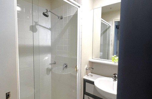 Carlton South Apartamento | Bright Studio in Melbourne CBD | Walk to Market & Shops