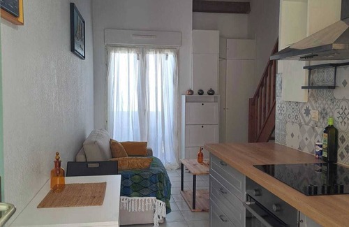 Gares Apartamento | Bright studio with balcony in Montpellier