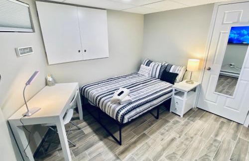 Haledon Casa | Bright, Stylish and Comfy Luxury Room With Workspace!