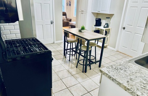 Prospect Park Casa | Bright, Stylish & Cozy 2Bed Unit w/Fireplace, Backyard, & Grill