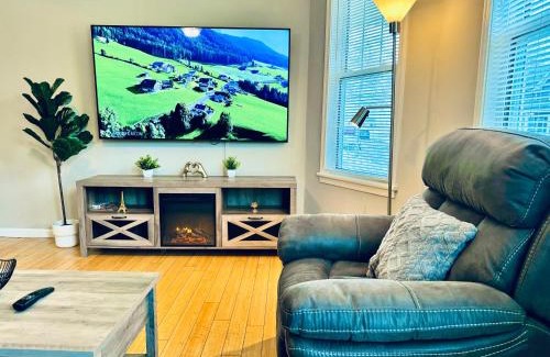 Haledon Casa | Bright, Stylish & Cozy 2Bed Unit w/Backyard & Grill Close to NYC!