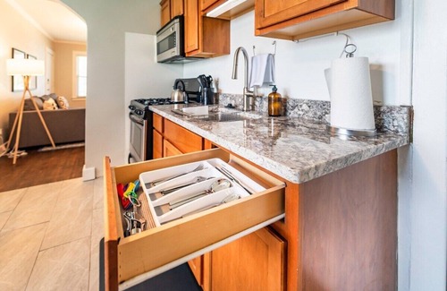 Ferndale Apartamento | Bright & Stylish Ferndale 2BR Bungalow! Welcome!