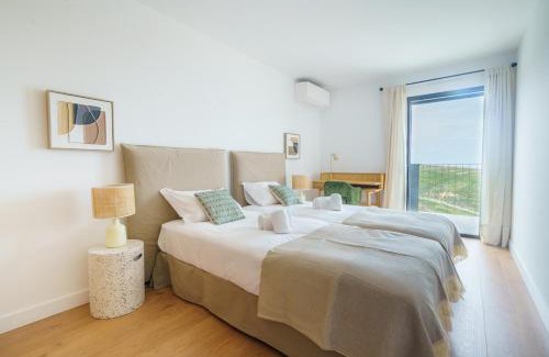 Barril de Cima Apartamento | Bright & Stylish Retreat by the Sea Near Ericeira