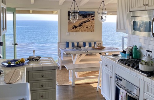 West Mesa Cabaña | Bright, Sunny Beach Oceanfront Cottage en Santa Barbara!