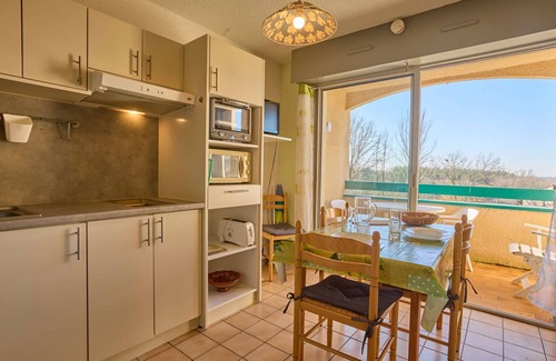 Barbotan-les-Thermes Apartamento | Bright T1bis with south balcony and Wifi