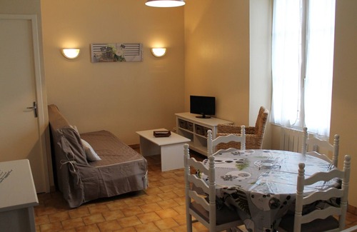 La Roche-Posay Apartamento | Luminoso T2 en el centro de La Roche-Posay con Wi-Fi, lavadora, cerca de comercios y termas
