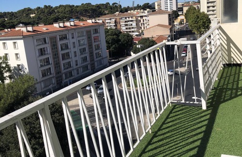 Toulon Apartamento | Bright T3 apartment with 10 m2 terrace