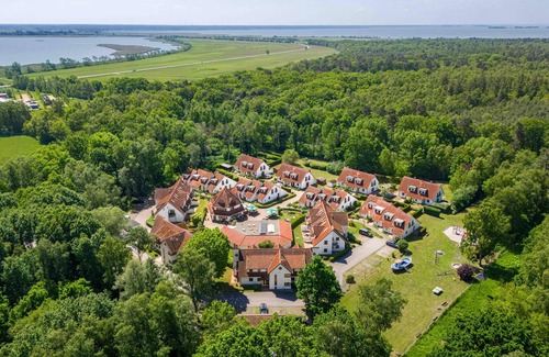 Zingst Casa | Bright terraced house in a quiet location in the vacation park!