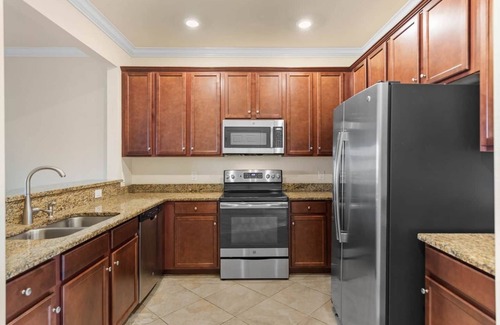 Fort Myers Casa | Bright townhome in gated community