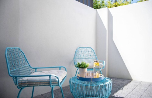 Attadale Apartamento | Vibrant 2BR Apt, Free WiFi, 3-min walk to Swan River, near cafes and CBD