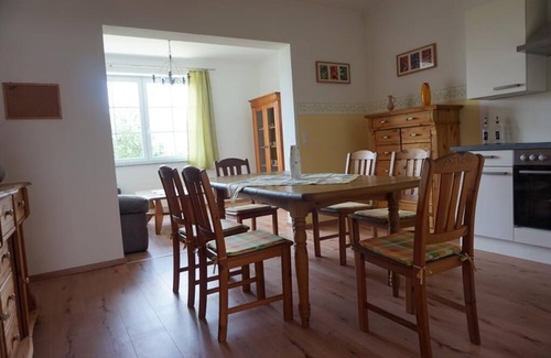Steinakirchen am Forst Apartamento | Bright vacation apartment Weitblick with two bedrooms