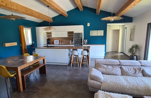 Le Puyricard Casa | Villa luminosa con piscina