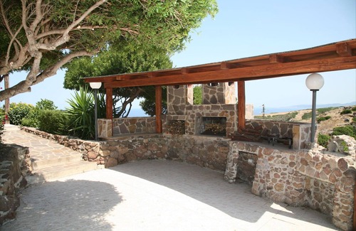 Terrabianca Villa | Villa luminosa con piscina privada, rodeada de césped y vistas al mar