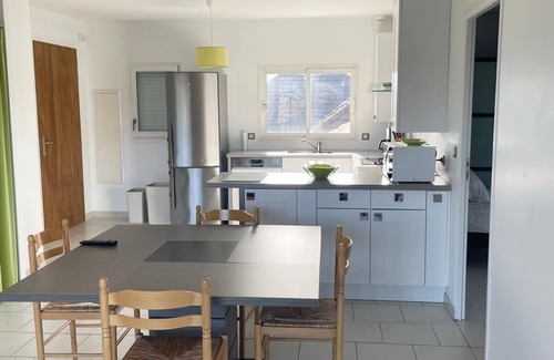 Salies-de-Bearn Apartamento | Bright, well-equipped T3 near downtown with balcony