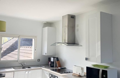 Salies-de-Bearn Apartamento | Bright, well-equipped T3 near downtown with balcony