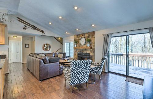 Chestnut Springs Casa | Bright Wintergreen Resort Home Deck and Grill!