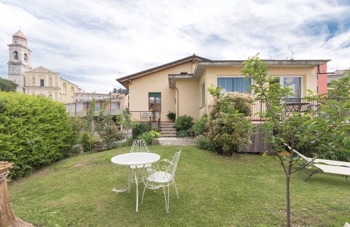 San Zeno di Montagna Apartamento | Luminoso apartamento San Zeno di Montagna con jardín y vistas al lago