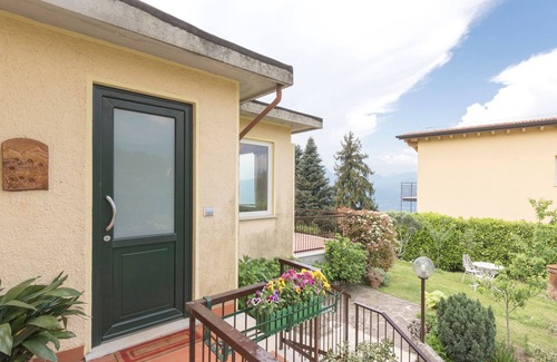 San Zeno di Montagna Apartamento | Luminoso apartamento San Zeno di Montagna con jardín y vistas al lago