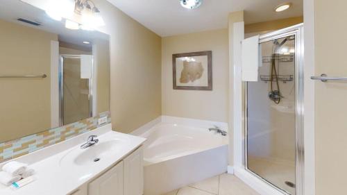 Panama City Beach Casa | Brightly Furnished Beachfront Condo by Brightwild- 7th Floor Gulf View!