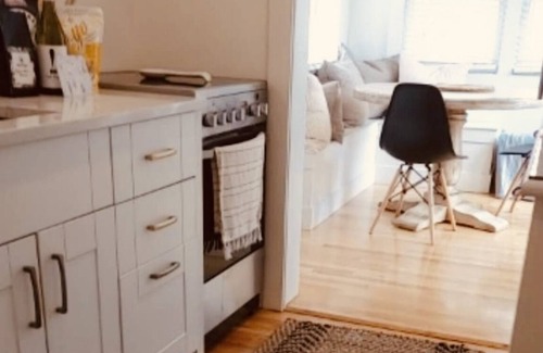 Charlottetown Casa | Encantador, bañado por el sol, 1 cama y den en la casa de personajes de Brighton