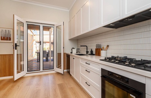 St. Kilda East Casa | Brightside Belle by Property Mums