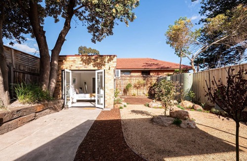 St. Kilda East Casa | Brightside Belle by Property Mums