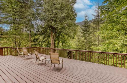 Welches Casa | Brightside Retreat by Salmon River - Family Friendly Spacious Peaceful Deck