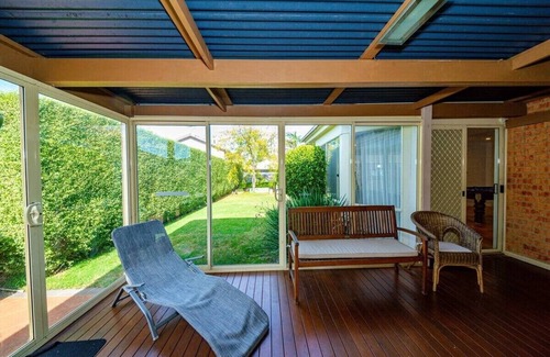 Craigieburn Casa | Brightside -wifi/Nflix /Theatre room/Near Airport