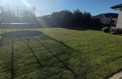 Brightwater Casa | Brightwater Beauty - Spa, BBQ, Trampoline & Pet Friendly!