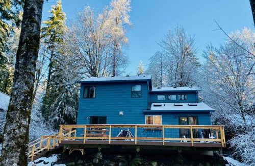 Brightwood Casa | Brightwood Riverfront Getaway