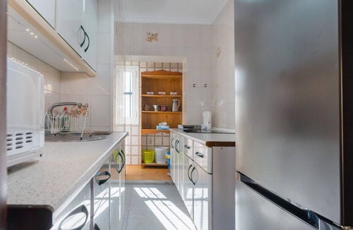 Pio XII Apartamento | Brigth Apartamento 'Macarena' con balcón, Wi-Fi y aire acondicionado