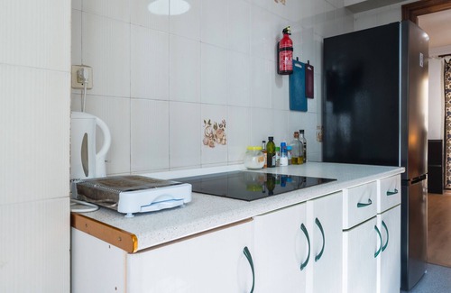 Pio XII Apartamento | Brigth Apartamento 'Macarena' con balcón, Wi-Fi y aire acondicionado