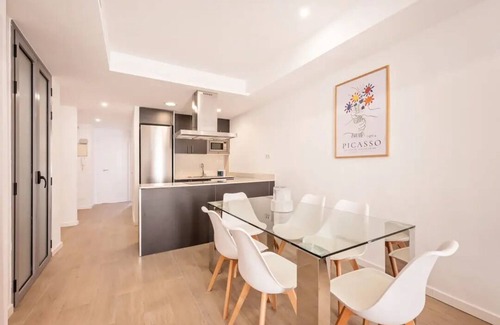 La Ribera Apartamento | Brilliant 6-bedroom GroupFlat apartments 4 bath with AC close Palau Musica 12ppl