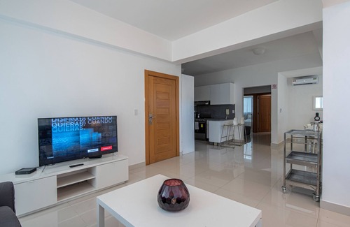 Downtown Santo Domingo Apartamento | Brilliant Harmony Apt 7th FLR Pool*Gym in La Julia