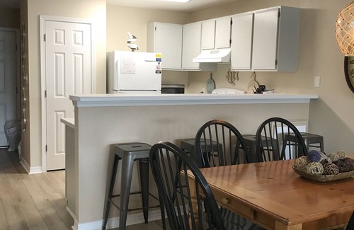 Miramar Beach Condominio | Se admiten mascotas, condominio de 2 dormitorios / 2 baños con acceso a playa privada, Destin, FL