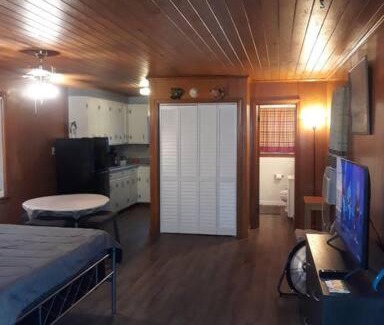 Crescent Beach Casa | (BRING PETS 1 BLOCK FROM the BEACH!)