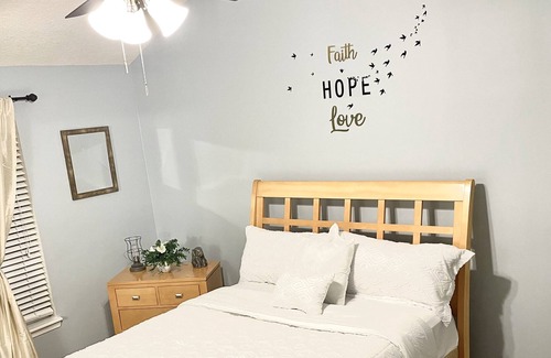 Northside Casa | Bring the whole family to this great place with lots of room for fun.