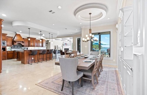 Montgomery Casa | Bring Your Boat! Luxe Lakefront ☀Pool☀Hot Tub☀Dock ☀ Close to Restaurants
