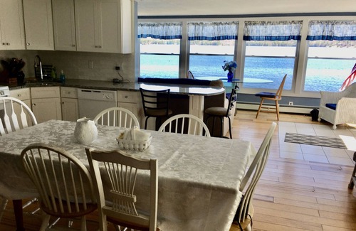 Laconia Casa | BRING YOUR BOATS WATERFRONT FAMILY COMPOUND SLEEPING 6-12