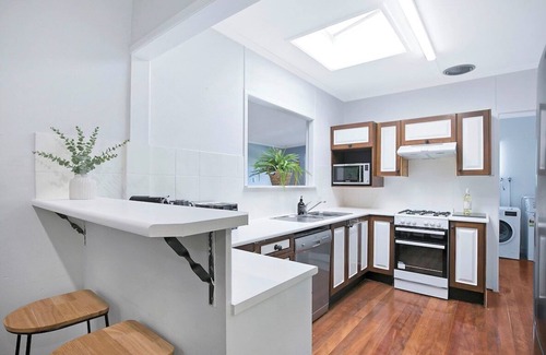 Tarragindi Casa | Brisbane Oasis+Spa tennis court