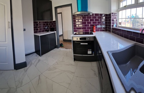 Hanham Casa | Bristol 2-bed Bungalow, Sleeps 4, Parking