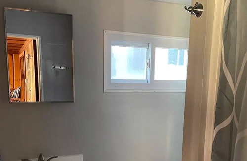 Bristol Casa | Bristol, RI recently renovated waterfront cottage