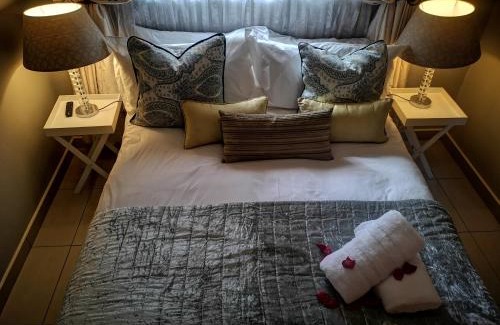 Greater Johannesburg Metropolitan Area Apartamento | Bristow Self Catering Unit with Back Up Power and Free Wi- Fi
