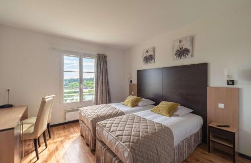 Saint-Yrieix-la-Perche Hotel | Brit Hotel Confort - La Tour Blanche